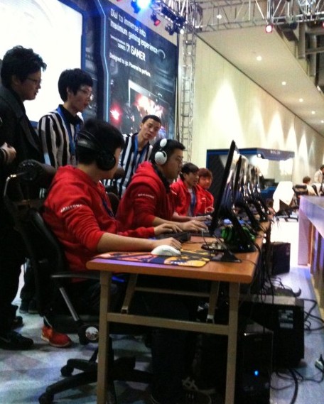 竞技体育背 竞技体育背